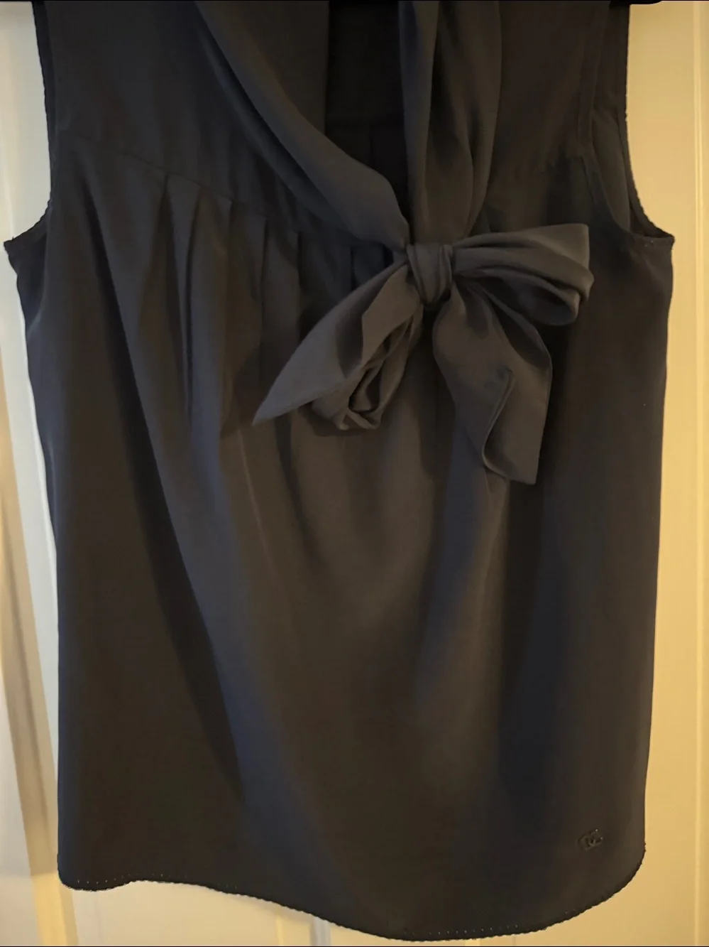 CHANEL Vintage Pre-Fall 2007 Navy Sleeveless Blouse with Bow — Karl Lagerfeld